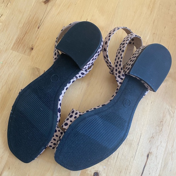 Animal print low chunky heel sandal - Picture 3 of 3